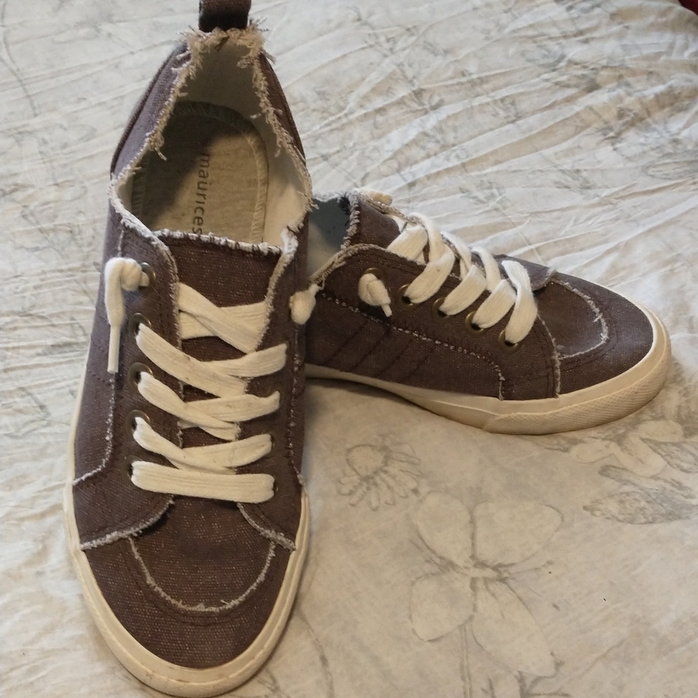Woman's sneakers